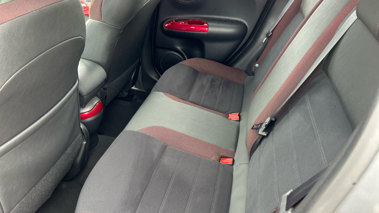 Nissan Juke 1.5 dCi N-Connecta 5dr Diesel Hatchback